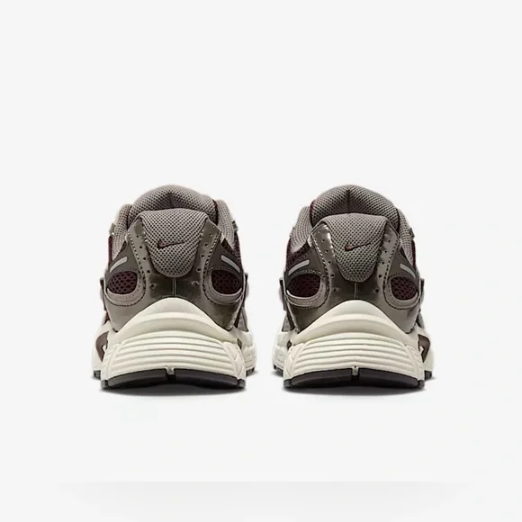 Nike V5 RNR Women's Sneaker - Picture 5 of 7